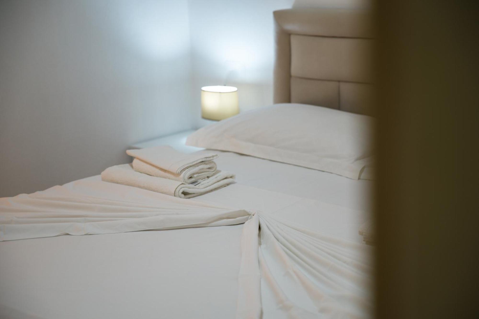 Grand Blue Aparthotel Sarandë Eksteriør billede