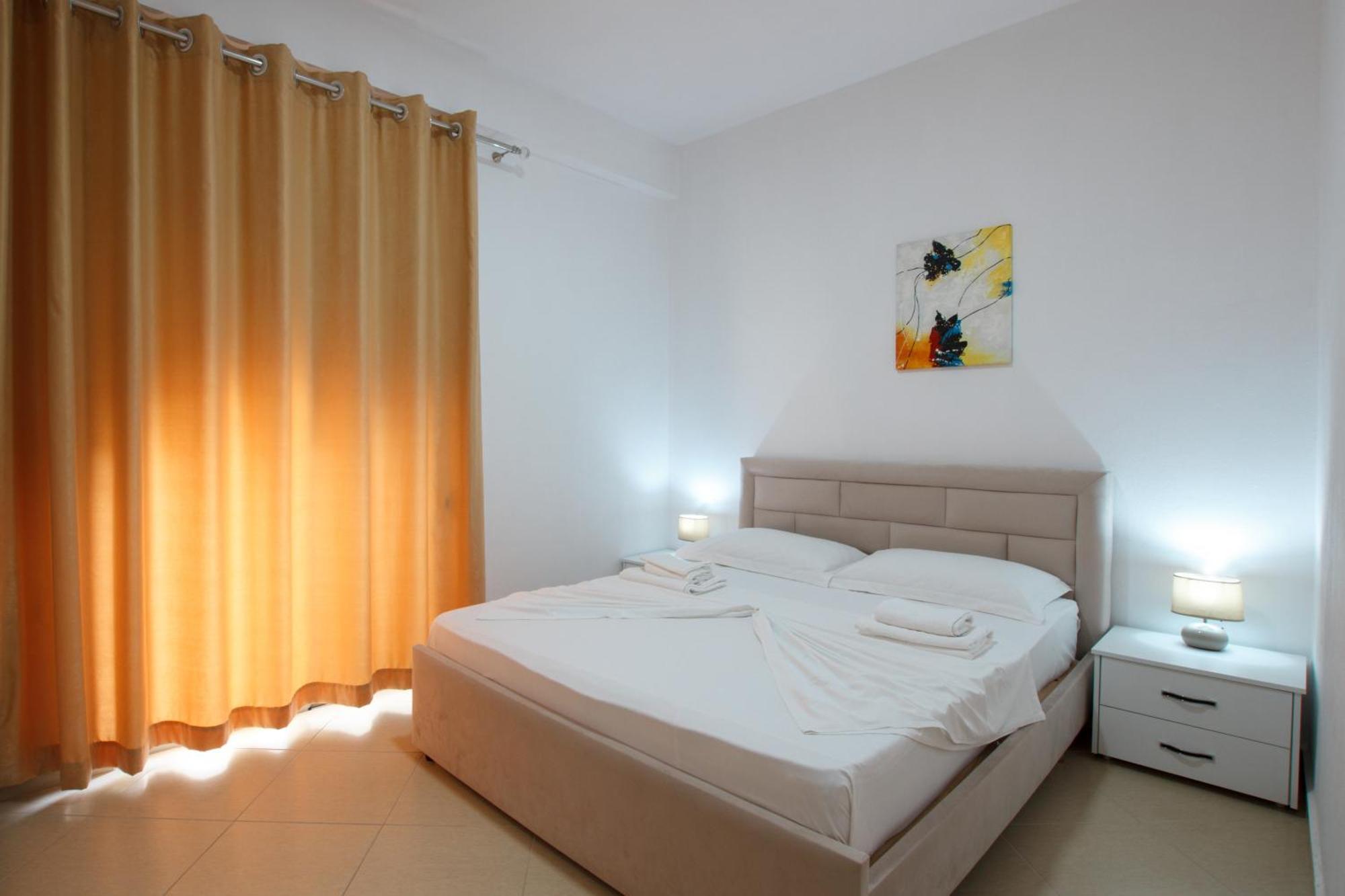 Grand Blue Aparthotel Sarandë Eksteriør billede