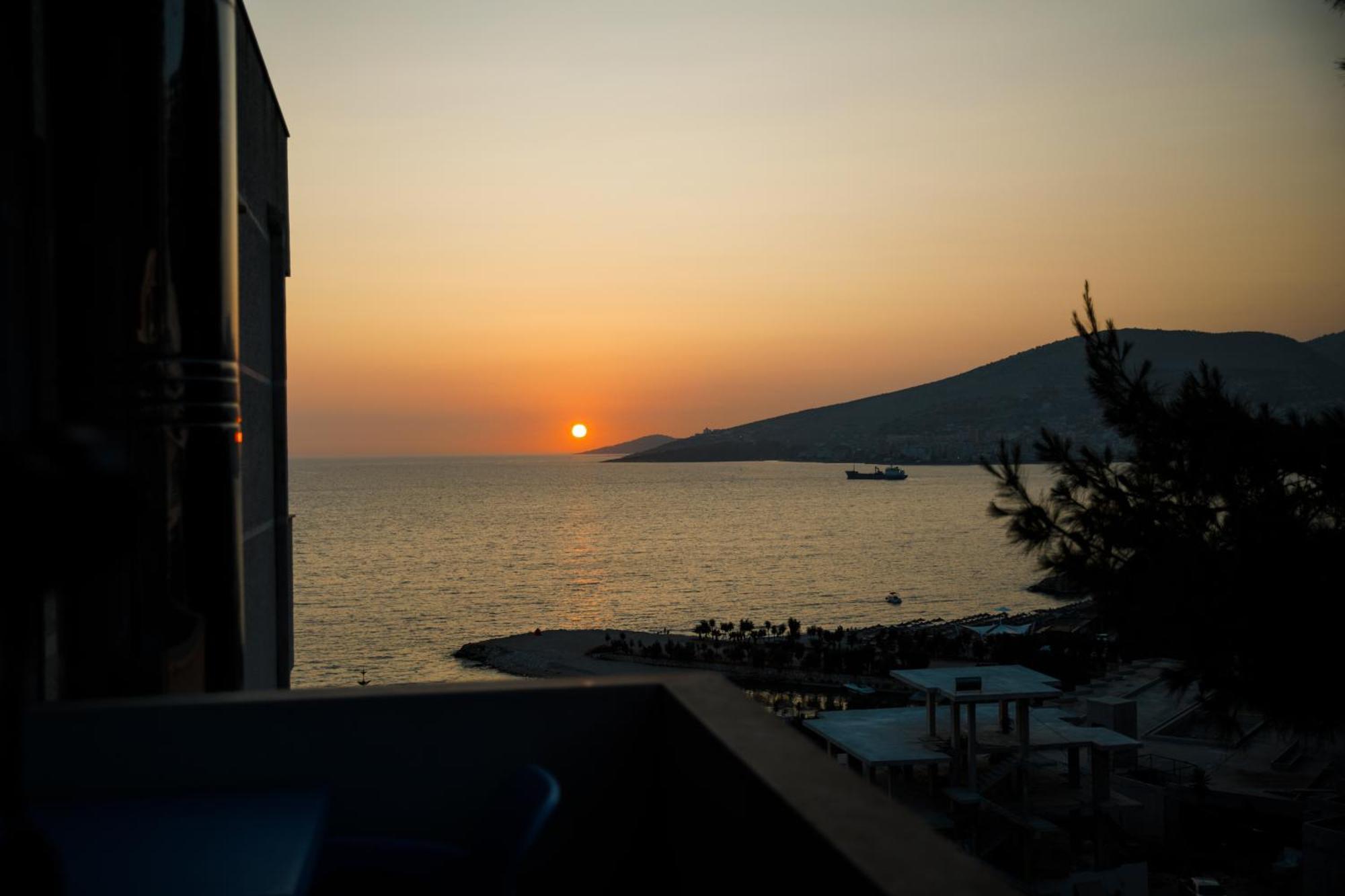 Grand Blue Aparthotel Sarandë Eksteriør billede