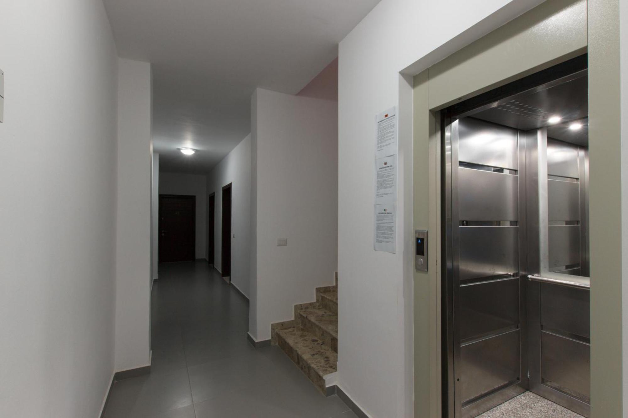 Grand Blue Aparthotel Sarandë Eksteriør billede